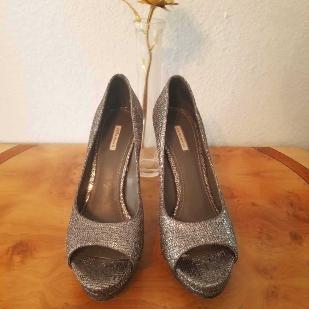 VERA WANG HEELS